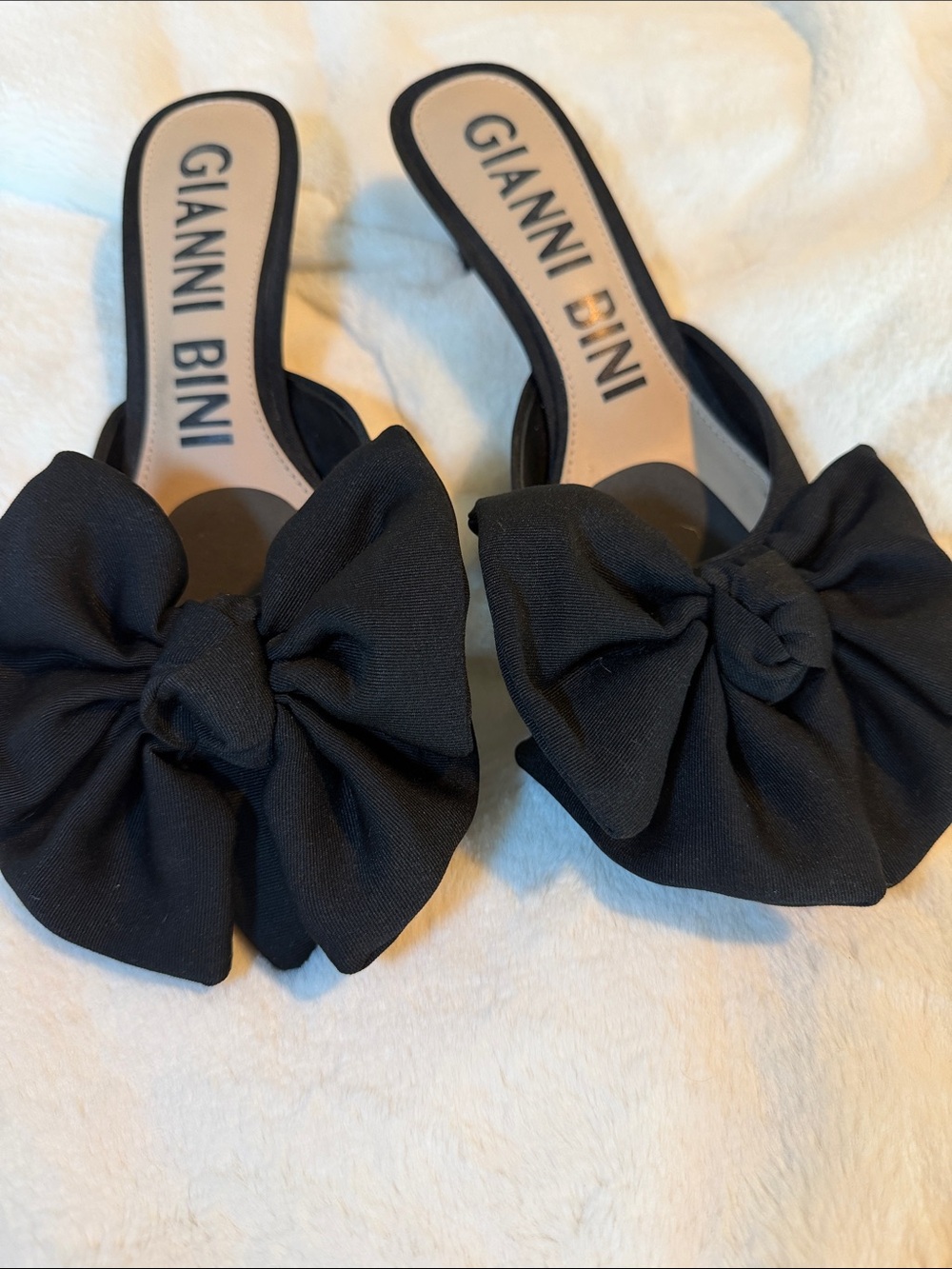 Gianni Bini Kids Black Bow Slide Sandals with Knotted Bow